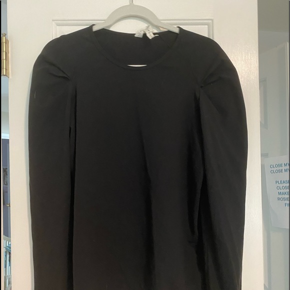 Lulu lemon long sleeves. Black great arm details NWOT - Picture 3 of 7